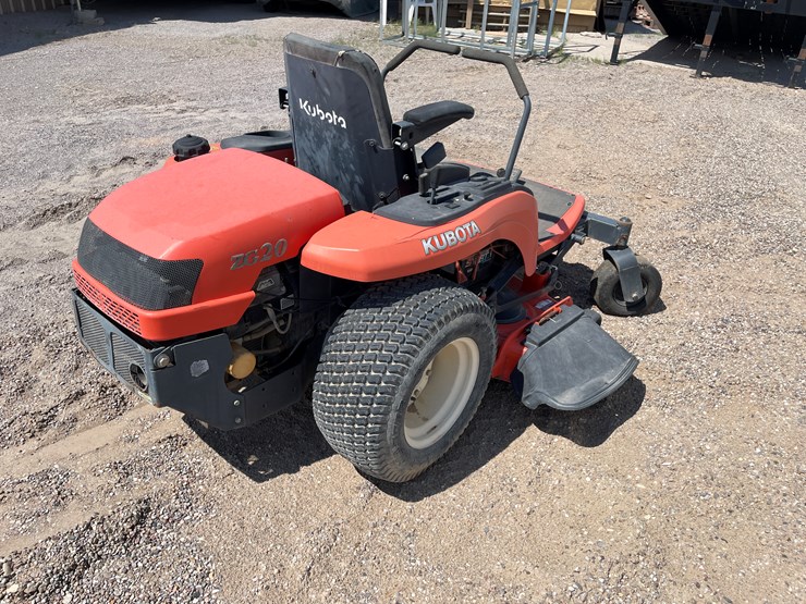 #2005-•-kubota-zero-turn-mower-image-5