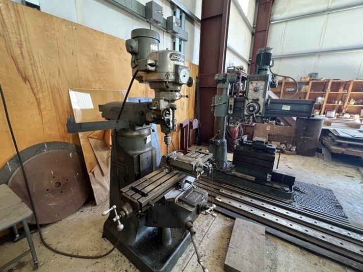 bridgeport-vertical-milling-machine-image-4