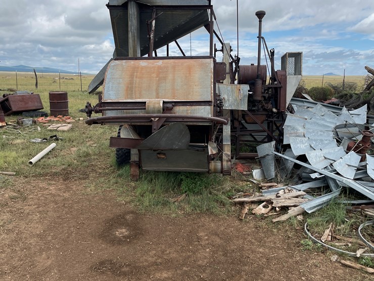 #3501-•-vintage-oliver-combine-(wagon-mound,-nm)-image-4