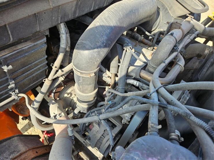 #381-•-2009-ih-7500-tandem-axle-dump-truck-image-15