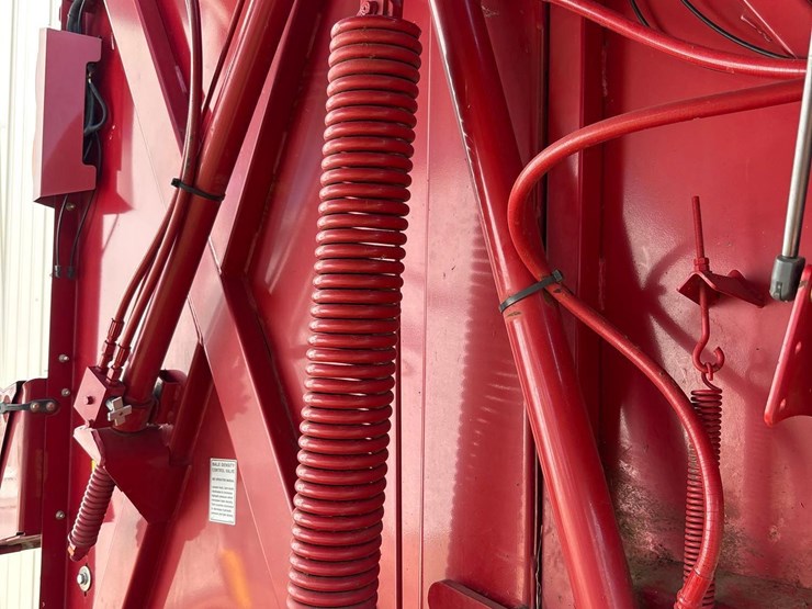 2015-new-holland-roll-belt-560-image-63
