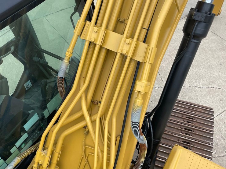 2018-caterpillar-318fl-image-54