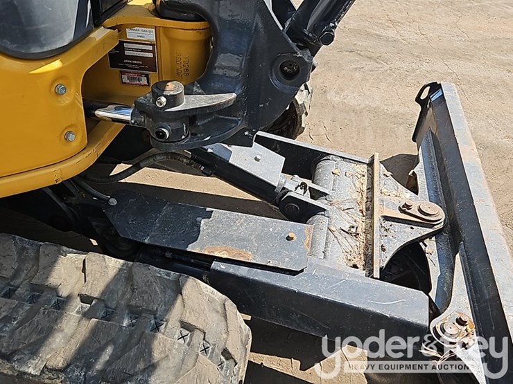 2019-deere-35g-image-14