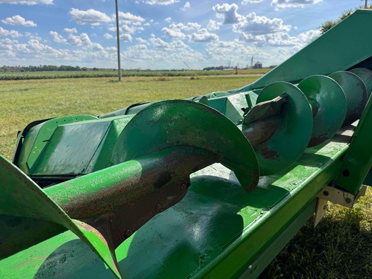 jd-6-row-corn-head-&-cart-image-4