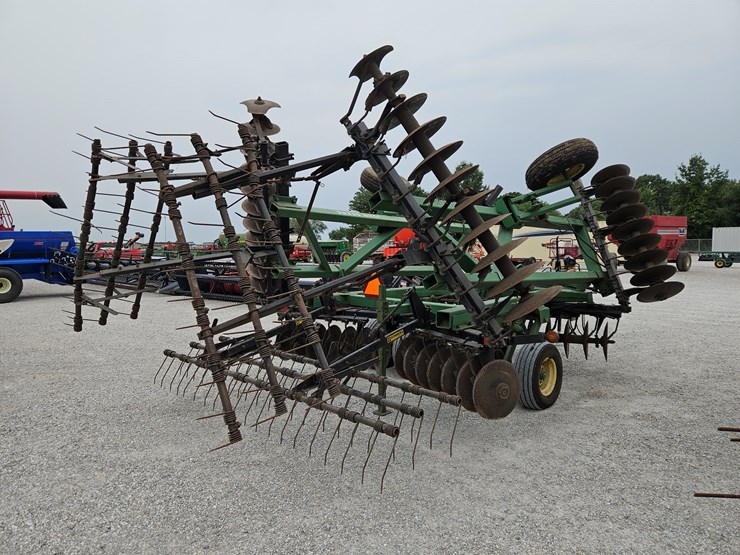 john-deere-630-image-13
