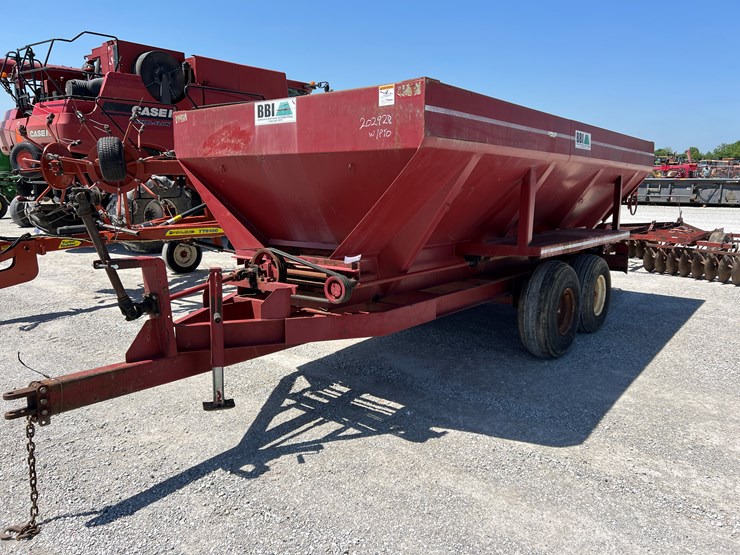 #202928-•-bbi-litter-spreader-image-7