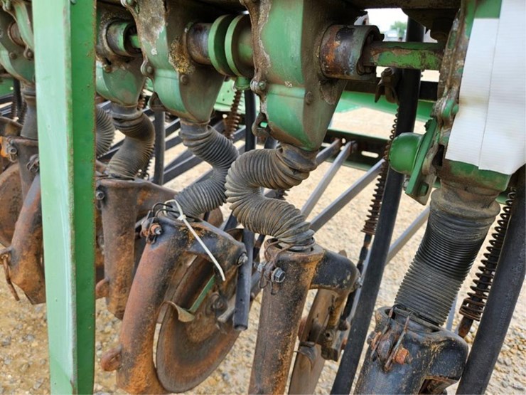 john-deere-8100-image-25