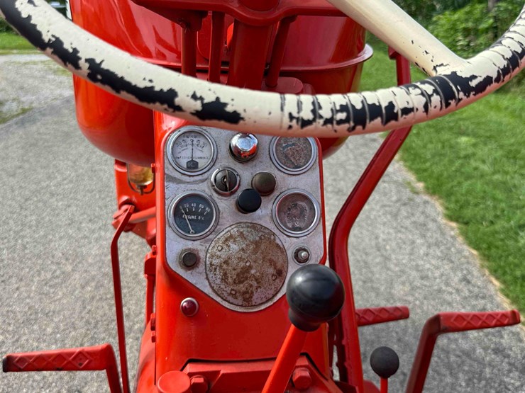 1963-allis-chalmers-d17-image-6