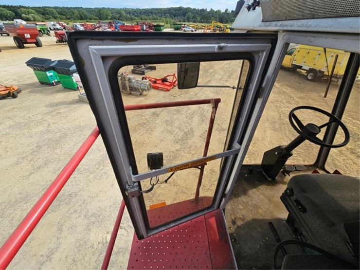 massey-ferguson-8570-image-44