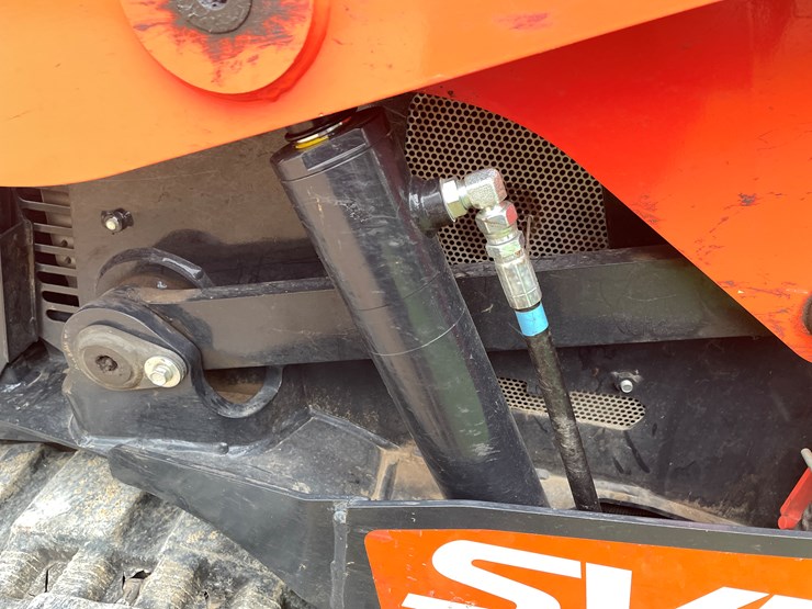 kubota-svl65-2-image-18