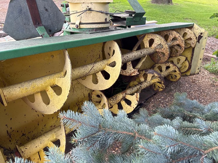 john-deere-3pt-7ft-snowblower-image-2