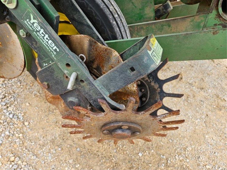 john-deere-7200-image-35