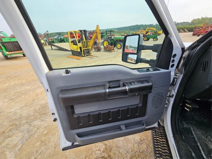 2011-ford-f350-image-29