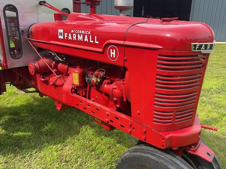 1948-farmall-h-with-automatic-cab-image-10