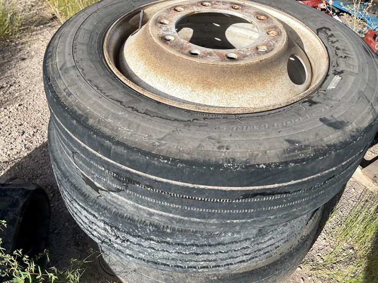 #3735-•-lot-of-tires-(las-cruces,-nm)-image-15