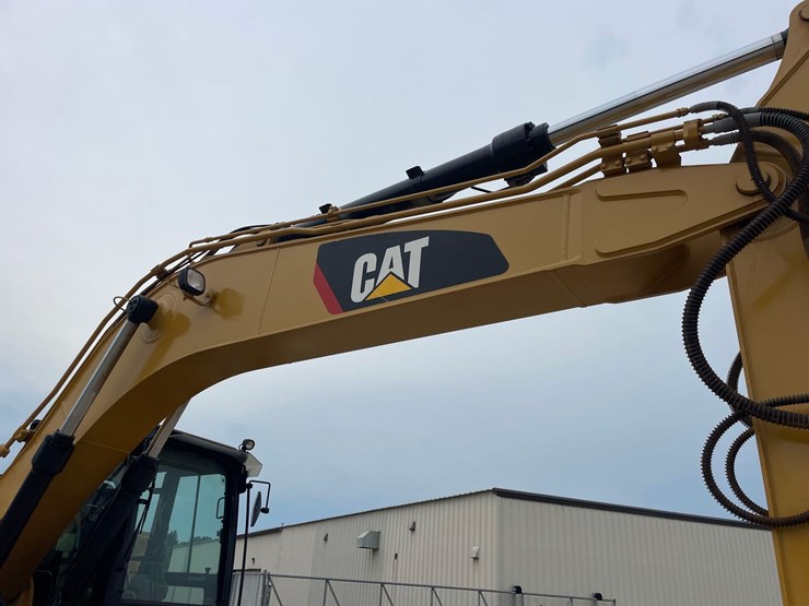 2018-caterpillar-318fl-image-34