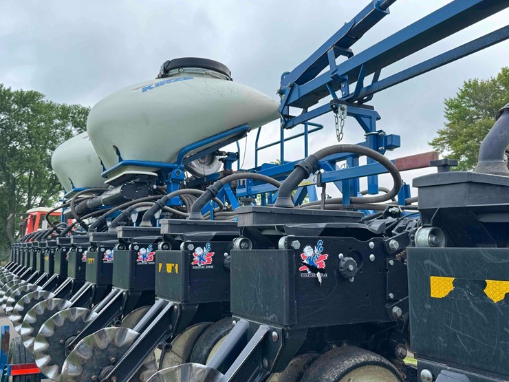 2014-kinze-3600-image-2