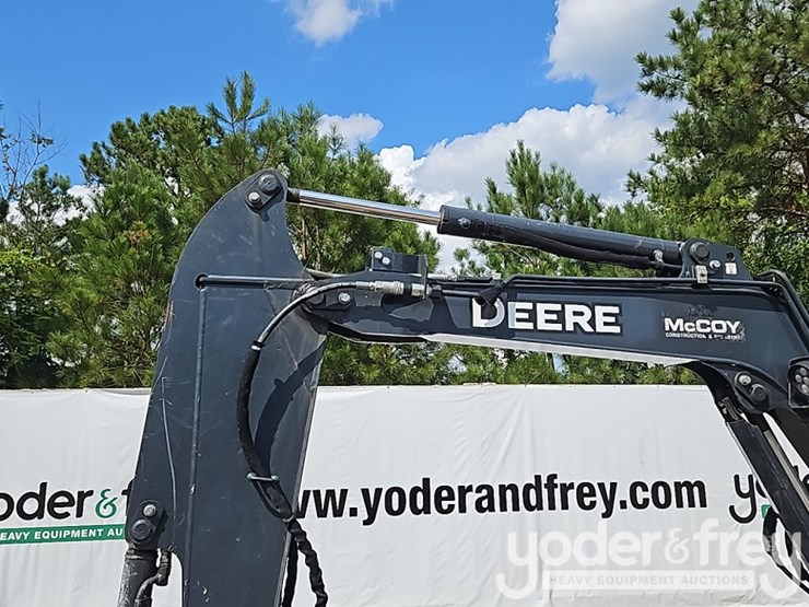 2019-deere-35g-image-19