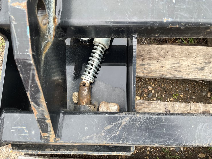 #212-•-genie-telehandler-skid-steer-mount-adapter-plate-image-11