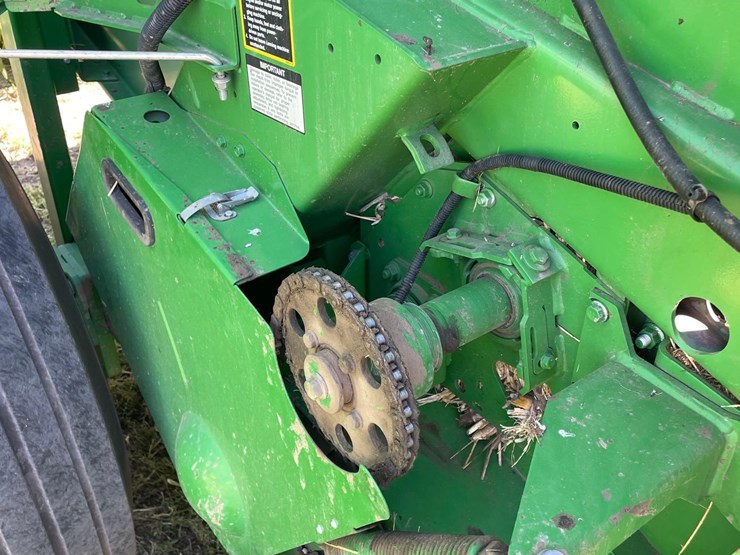 2019-john-deere-560m-image-28