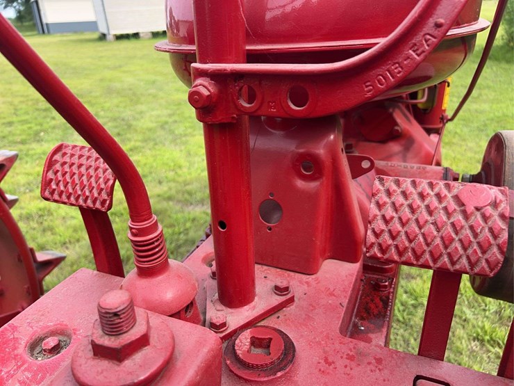 1940-farmall-h-distillate-image-38