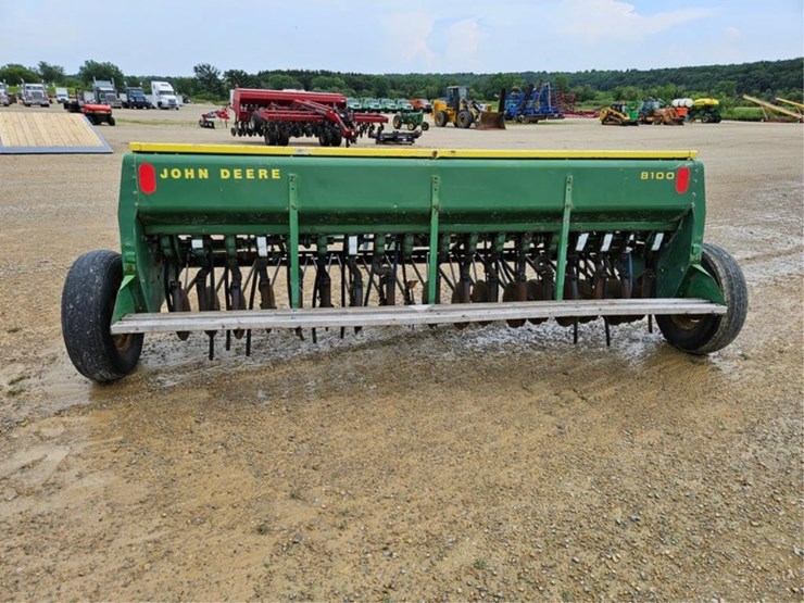 john-deere-8100-image-4