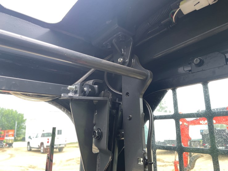kubota-svl65-2-image-40