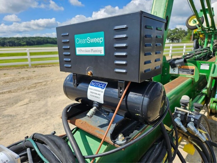 #225-•-westfield-130-71-13"-grain-auger-image-16