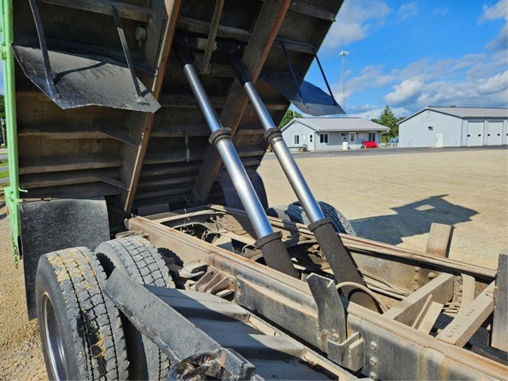 #385-•-1996-ih-4900-crew-cab-dump-truck-image-20