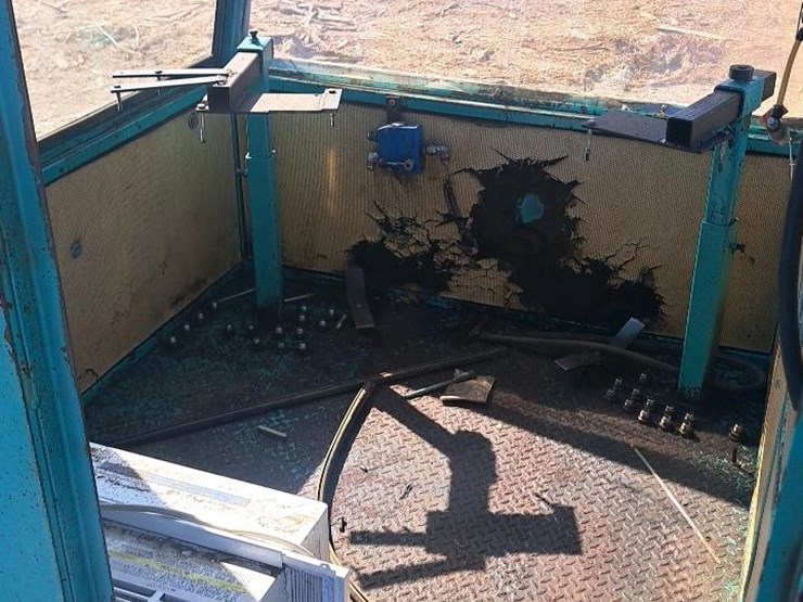 #276-•-helle-operators-cab*-image-7