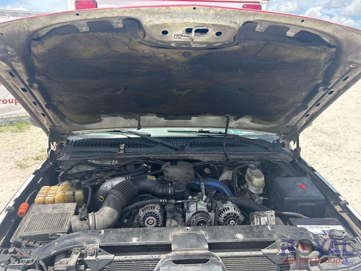 2003-chevrolet-silverado-image-9