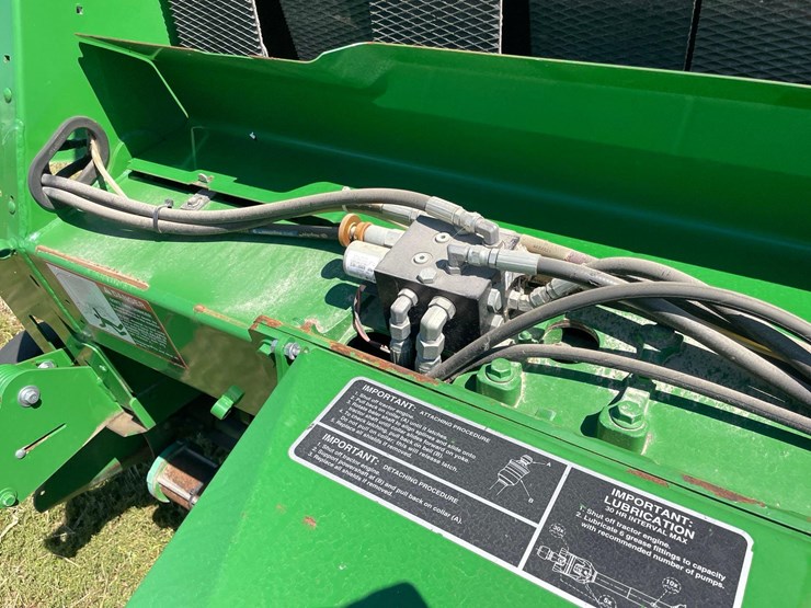 2018-john-deere-560r-image-34