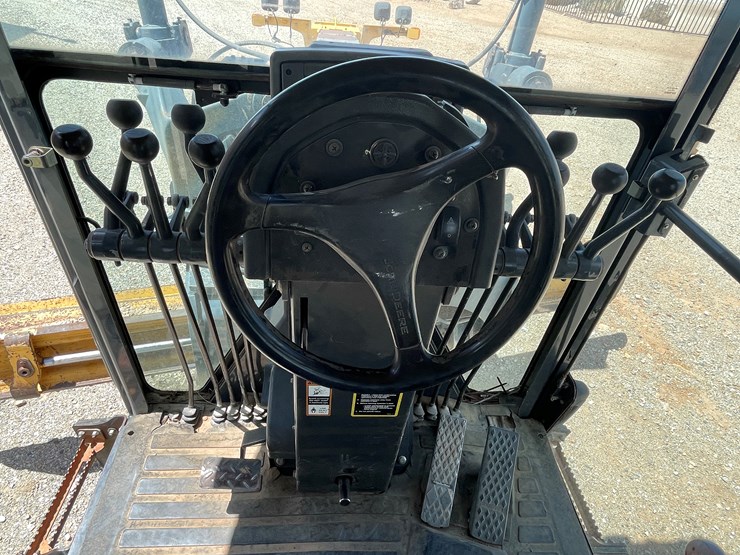 deere-672d-image-39