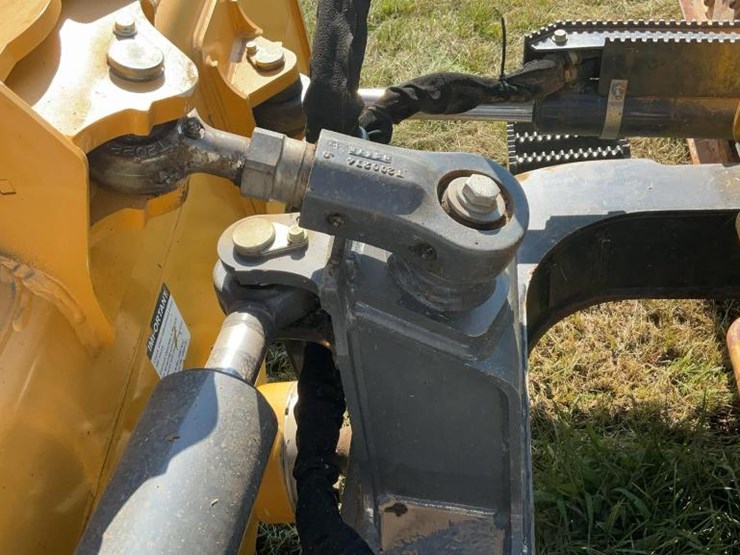 2017-deere-450k-lgp-image-11