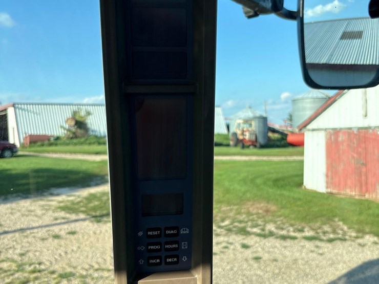 2000-case-ih-mx240-image-57