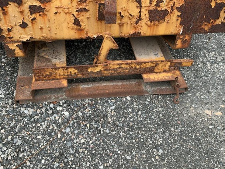 #164-•-mccullough-self-dumping-hopper-image-8