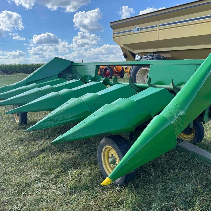JD 6-row Corn head & Cart