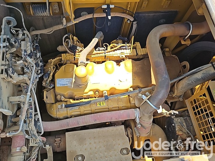 2016-caterpillar-336fl-image-35