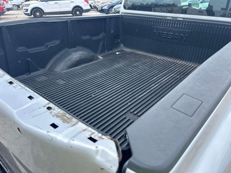 2013-nissan-titan-image-21