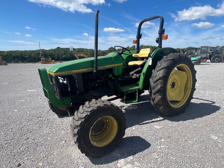 john-deere-5200-image-1