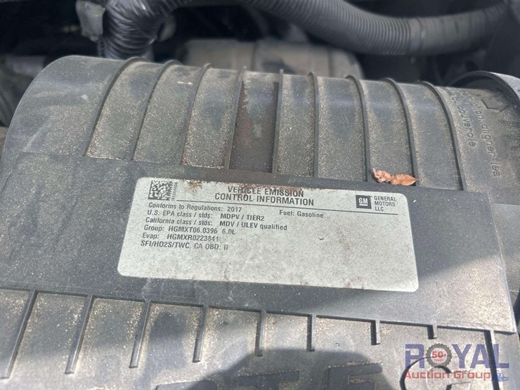 2017-chevrolet-express-lt-passenger-van-image-10