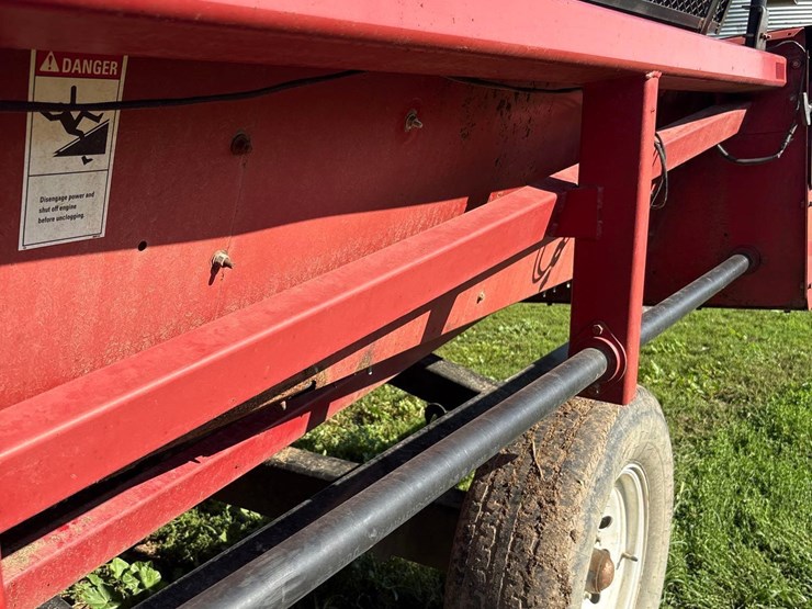 12-row-30”-corn-head-(-ih-1000-series-frame)-image-26
