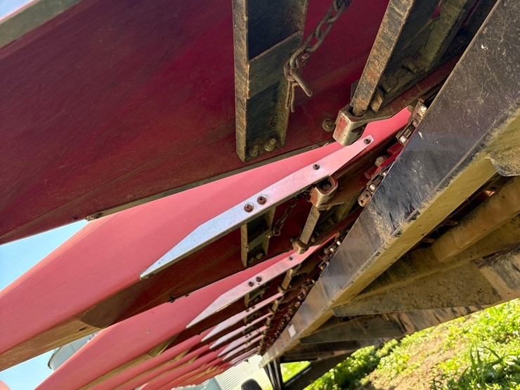 12-row-30”-corn-head-(-ih-1000-series-frame)-image-32