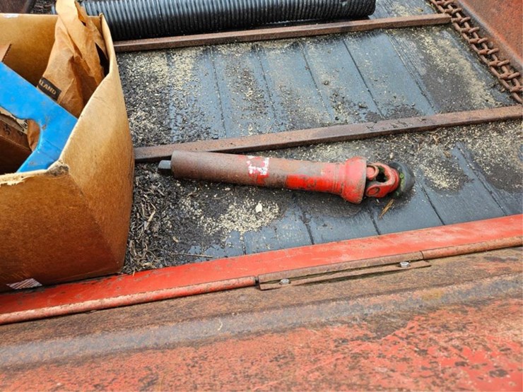 new-holland-145-image-14