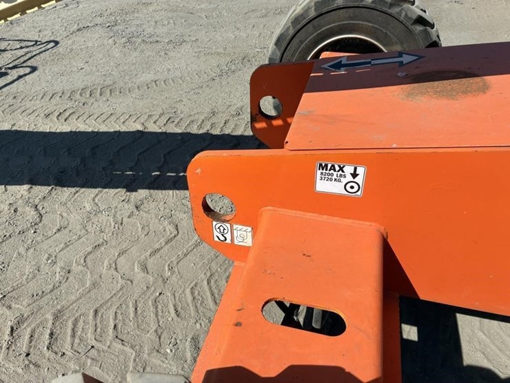 2012-jlg-400s-image-6