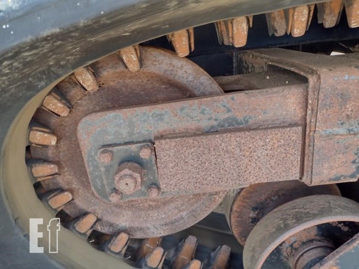 2013-morooka-mst800vd-image-17