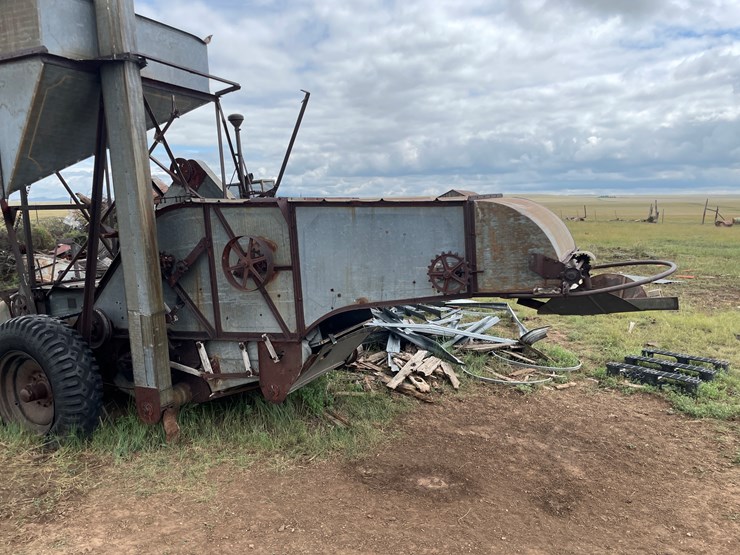 #3501-•-vintage-oliver-combine-(wagon-mound,-nm)-image-3