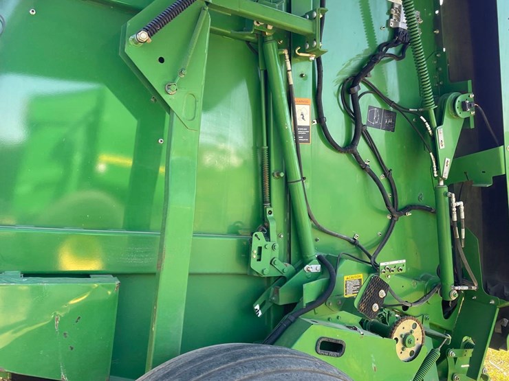 2013-john-deere-569-premium-image-30