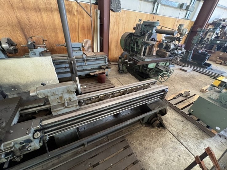 yang-iron-gear-head-engine-lathe-image-4