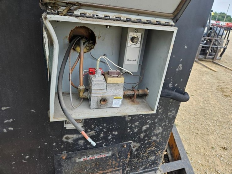 #354-•-km-industries-hot-box-asphalt-trailer-image-11